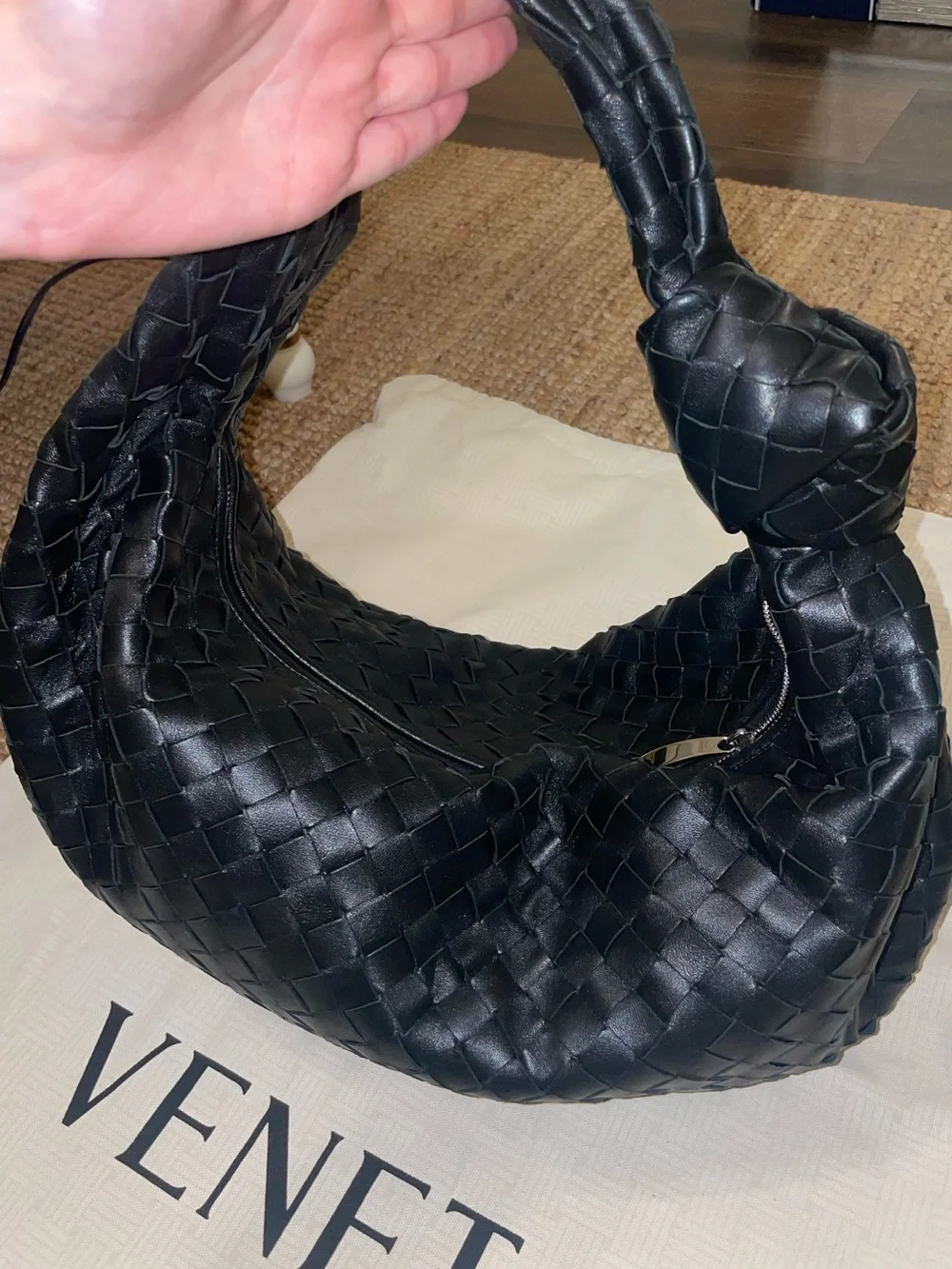 100% authentic Bottega Veneta Black jodie in medium size